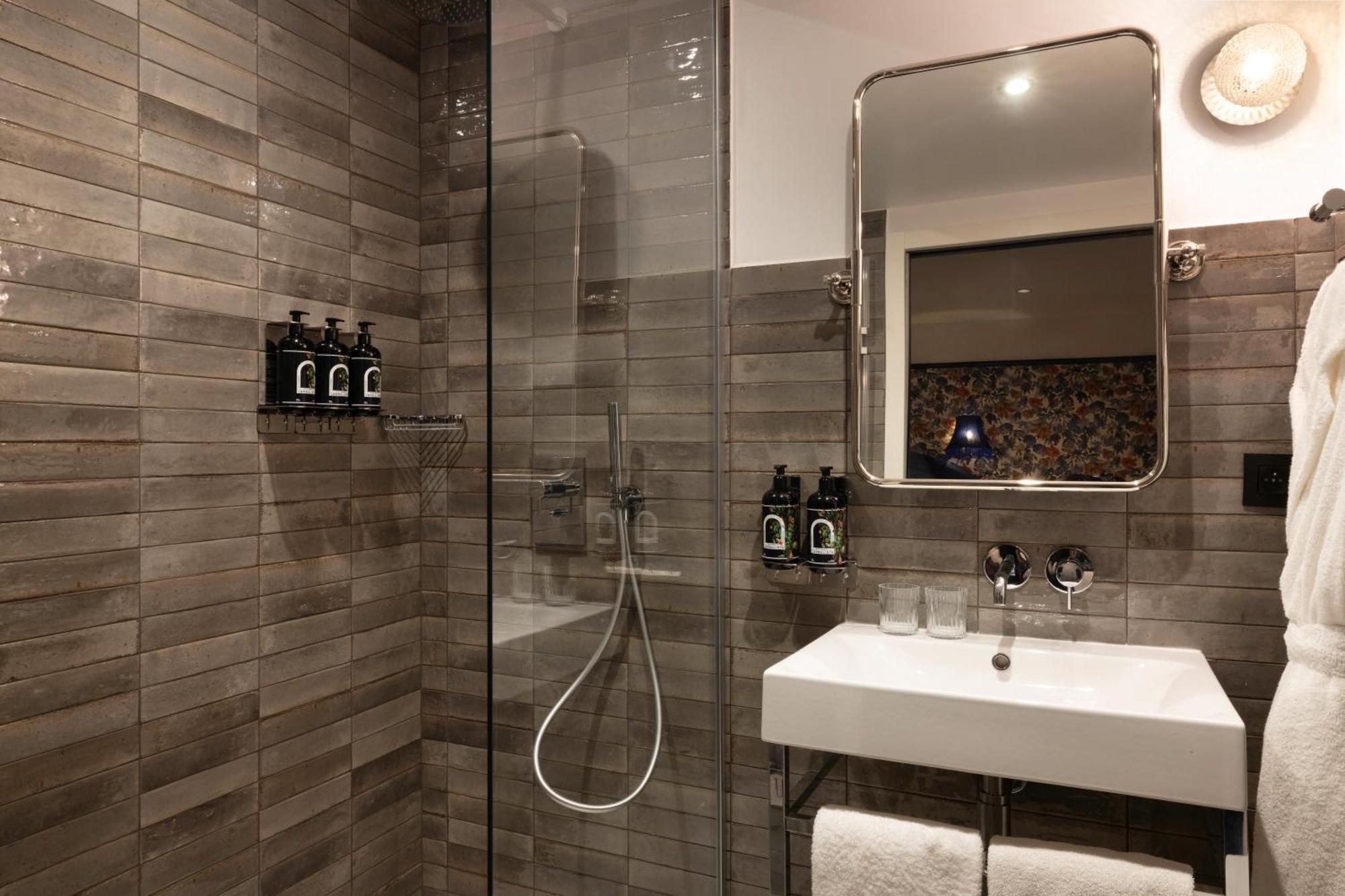 Hotel Ginette A La Folie & Spa Paris Eksteriør billede