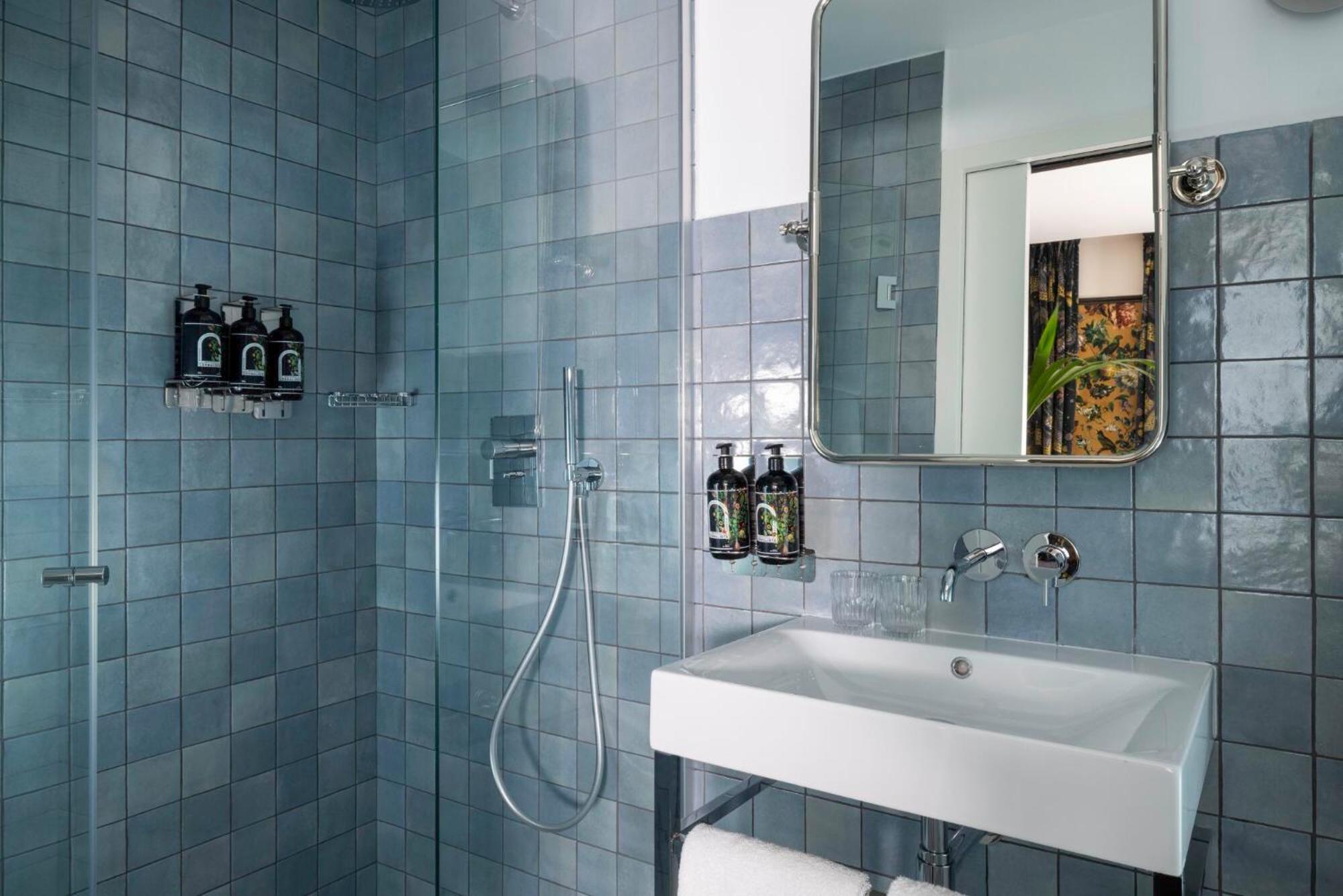 Hotel Ginette A La Folie & Spa Paris Eksteriør billede