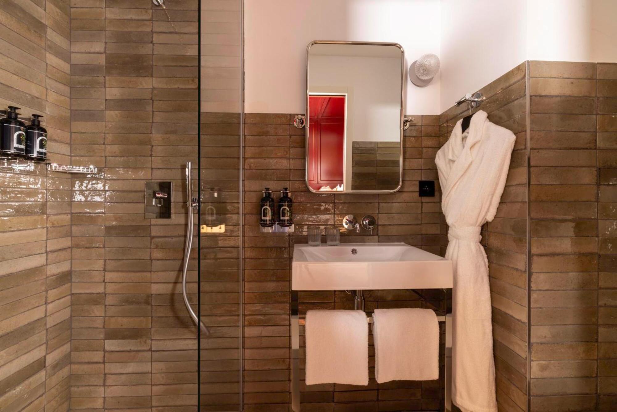 Hotel Ginette A La Folie & Spa Paris Eksteriør billede